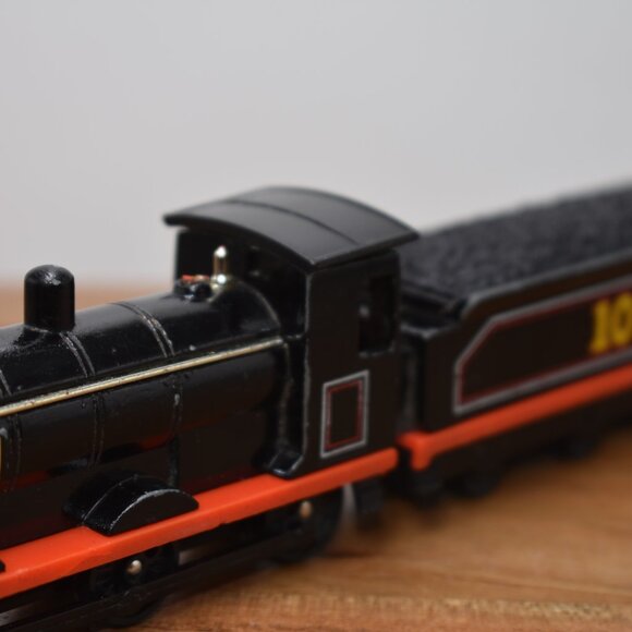 Douglas 10 Bandai Tec 1992 Diecast Trains with Coal Tender Thomas & Friends VTG - Picture 3 of 8
